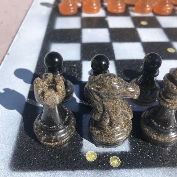Chess Set - Amber Edition - Picture 2 of 9